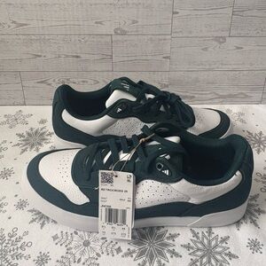 Adidas Men's Retrocross 25
Spikeless Golf Shoes Aurora Ivy/ White Size 10